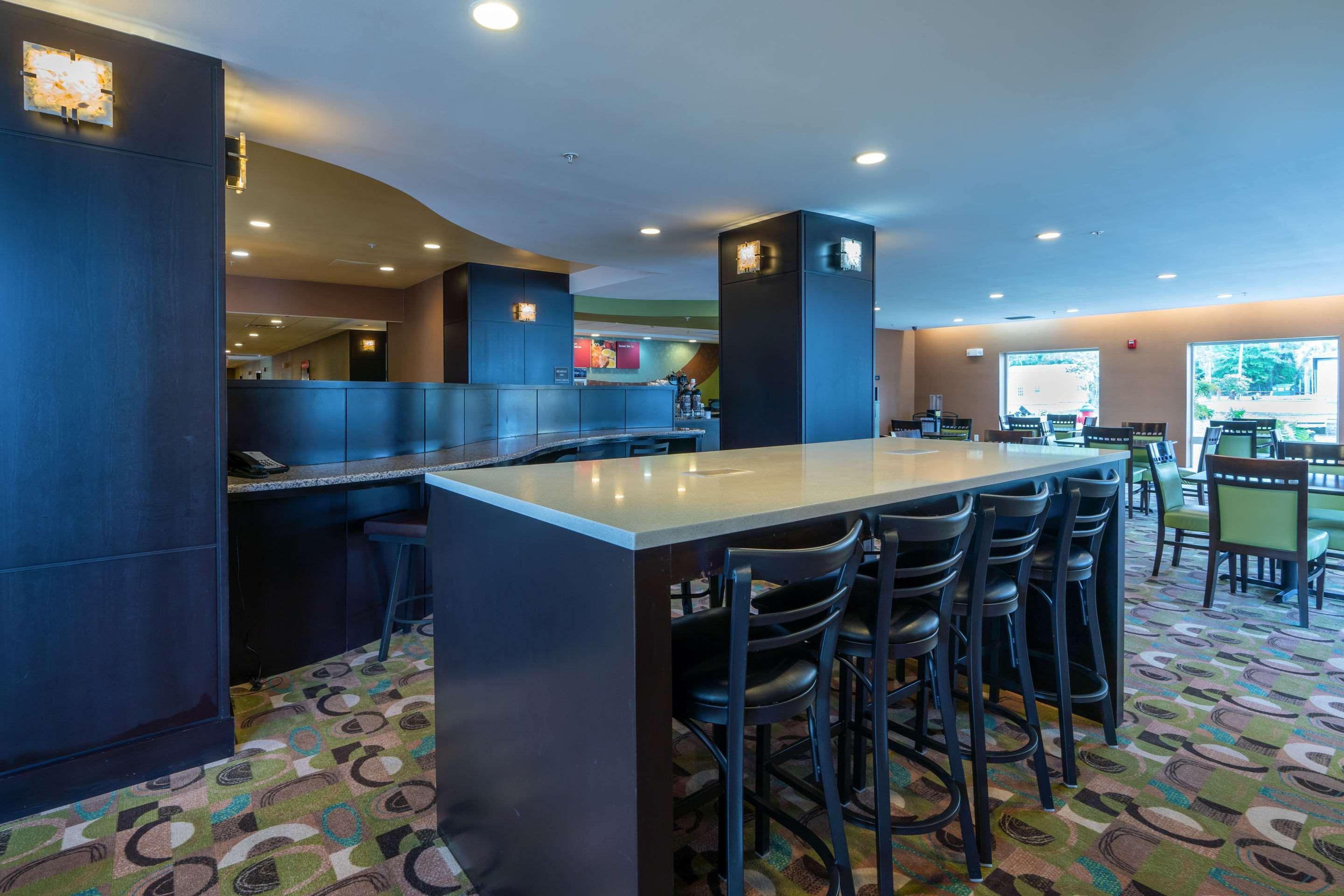 Comfort Suites Lake City Exterior photo
