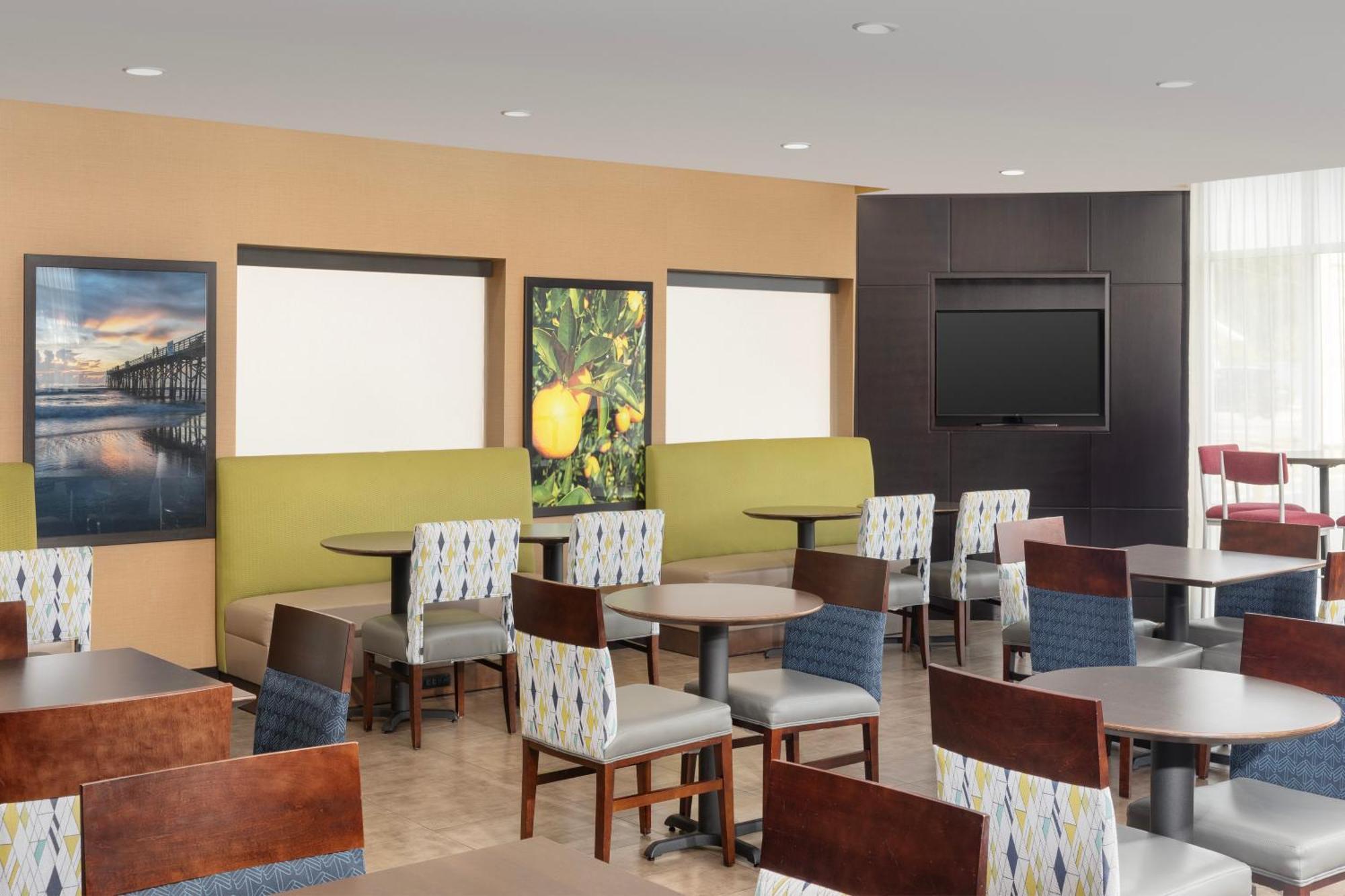 Comfort Suites Lake City Exterior photo